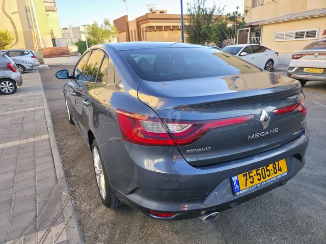 רנו מגאן