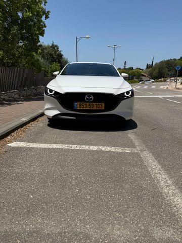 מודעת רכב מאזדה 3