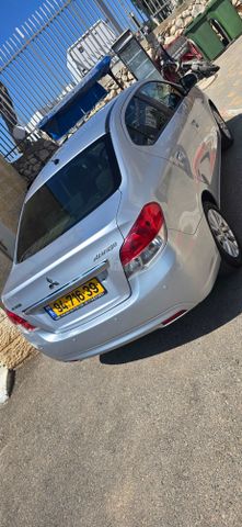 מיצובישי אטראז'