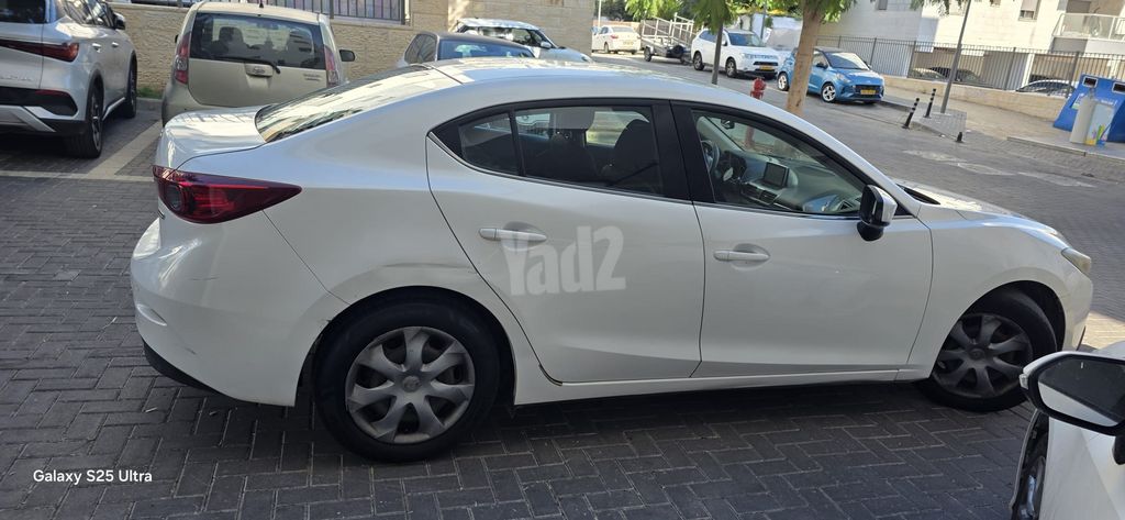 מודעת רכב מאזדה 3