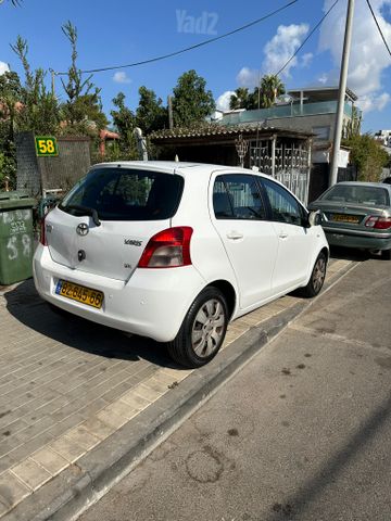 טויוטה יאריס