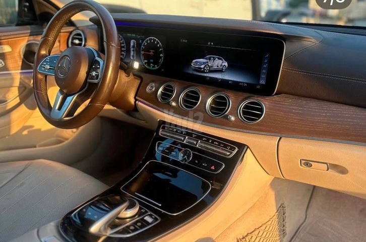 מודעת רכב מרצדס-בנץ E-class