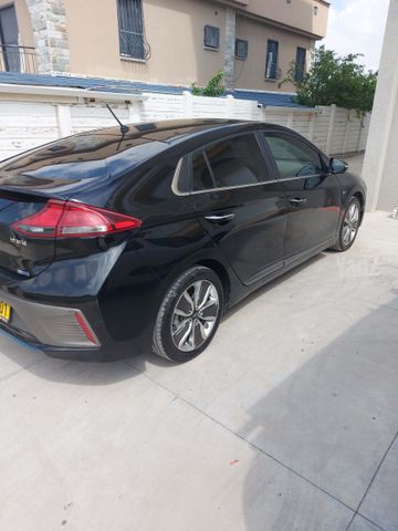 יונדאי איוניק