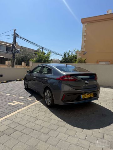 יונדאי איוניק