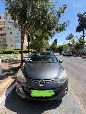 מודעת רכב מאזדה 2