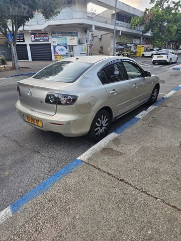 מודעת רכב מאזדה 3