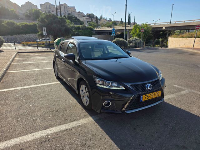 לקסוס CT