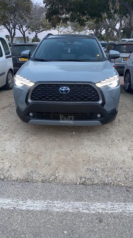 מודעת רכב טויוטה קורולה קרוס