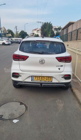 אם ג'י ZS