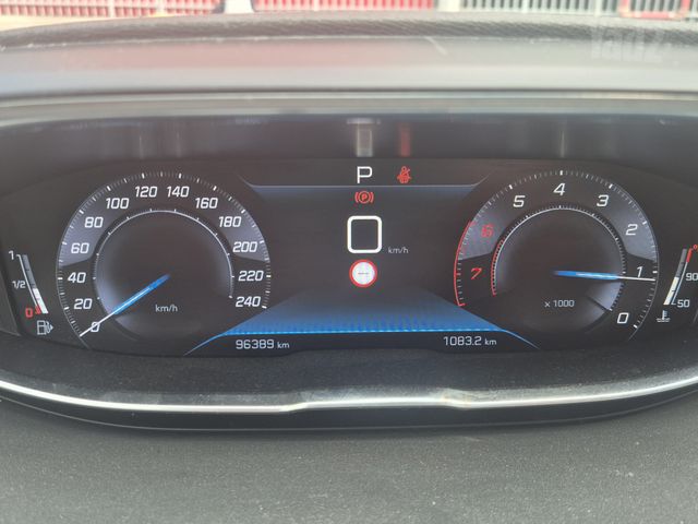 פיג'ו 5008
