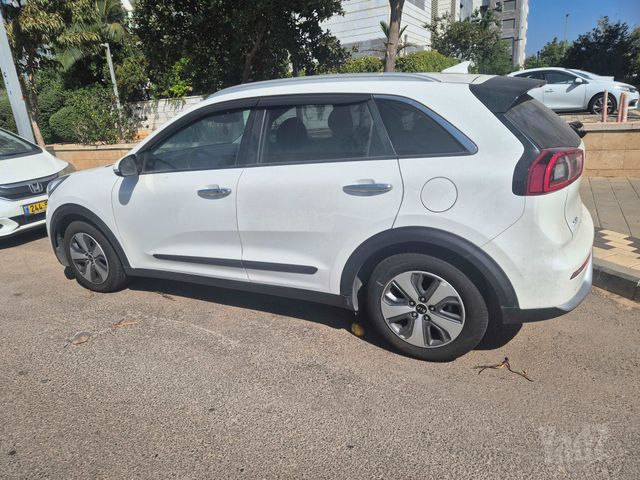 קיה נירו