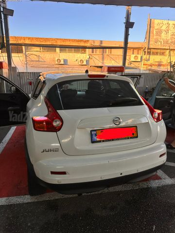 ניסאן ג'וק