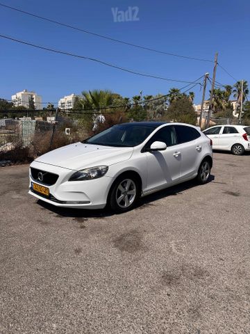 וולוו V40