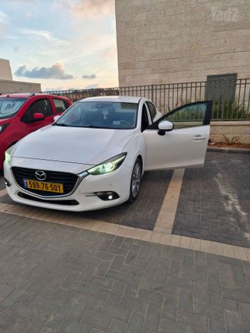 מודעת רכב מאזדה 3