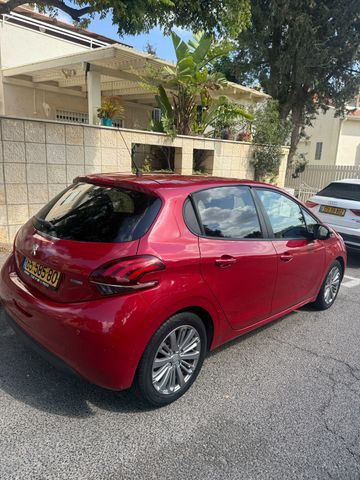פיג'ו 208