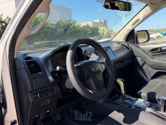 איסוזו די-מקס
