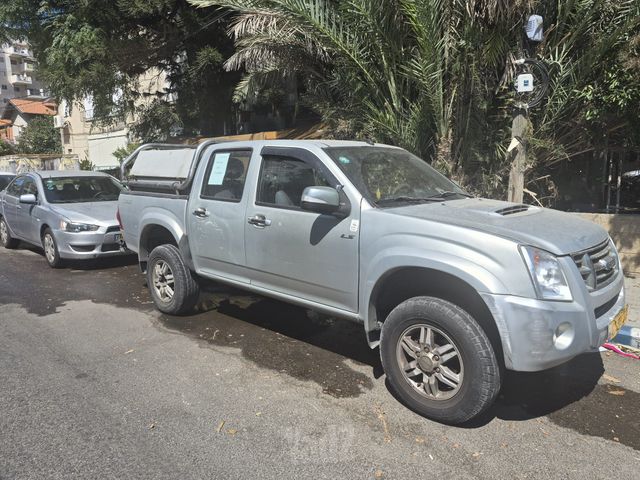 מודעת רכב איסוזו די-מקס