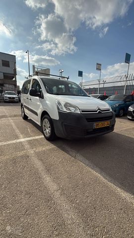 מודעת רכב סיטרואן ברלינגו