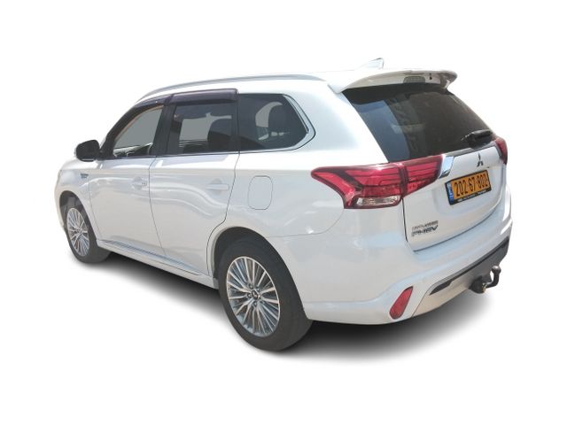 מיצובישי אאוטלנדר
