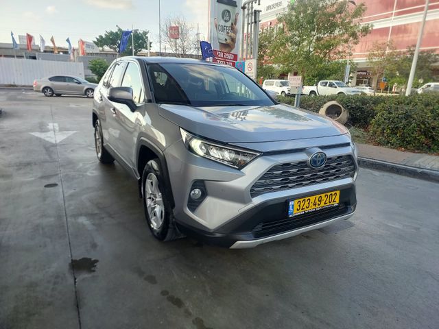 מודעת רכב טויוטה RAV4