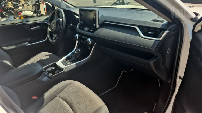 טויוטה RAV4