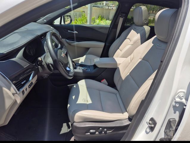 קאדילק XT4