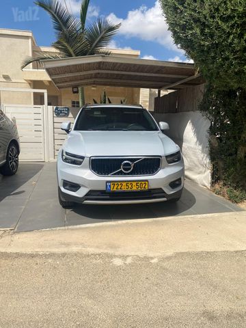 וולוו XC40