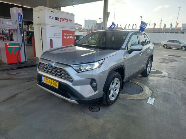 טויוטה RAV4