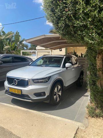 וולוו XC40