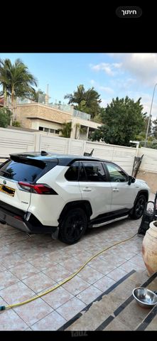 טויוטה RAV4
