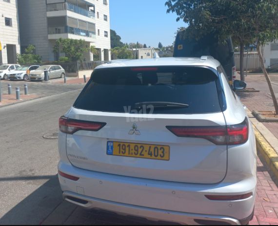 מיצובישי אאוטלנדר