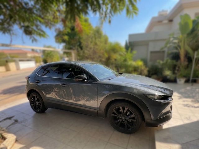 מודעת רכב מאזדה CX-30