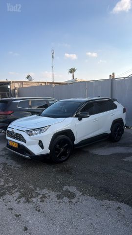 טויוטה RAV4
