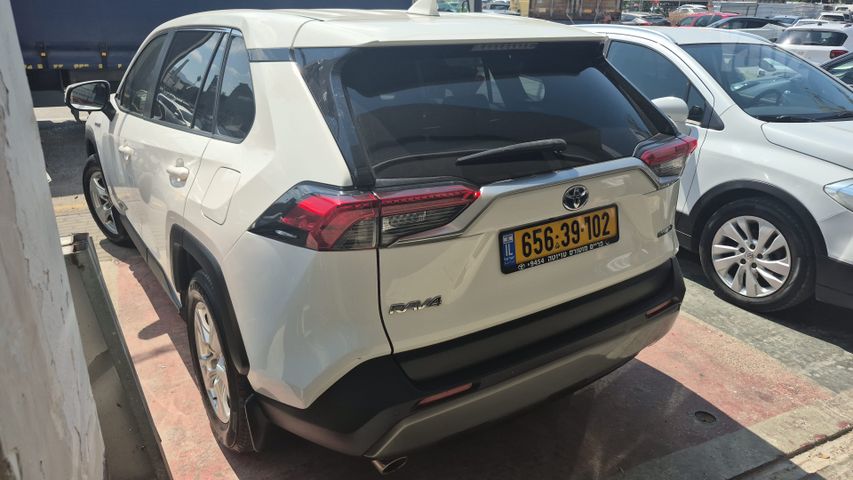טויוטה RAV4