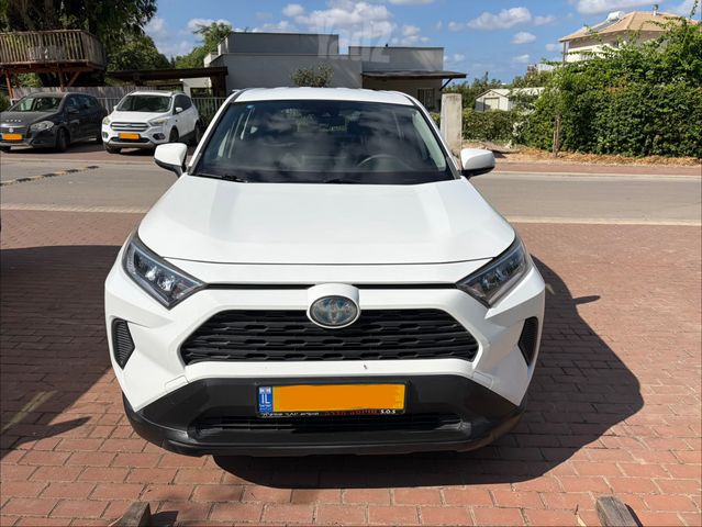 טויוטה RAV4