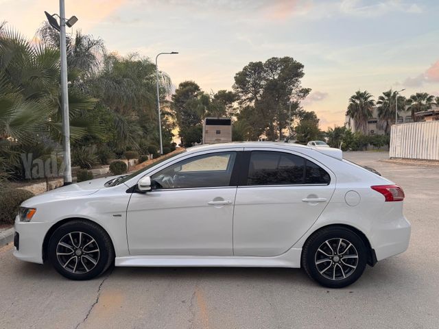 מיצובישי לנסר
