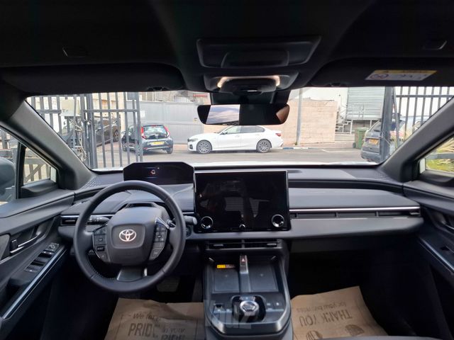 טויוטה C-HR+