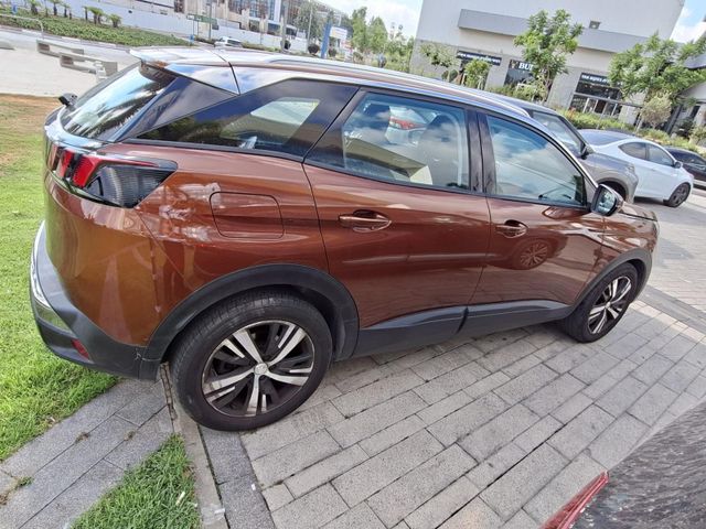 פיג'ו 3008