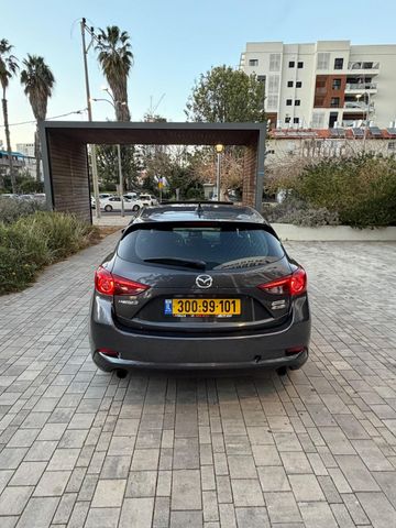 מאזדה 3