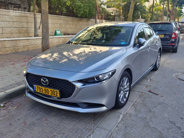 מודעת רכב מאזדה 3