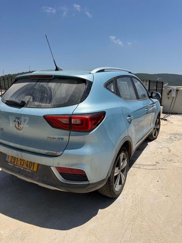 מודעת רכב אם ג'י ZS