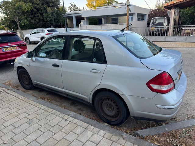 ניסאן טידה