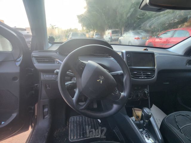 פיג'ו 208