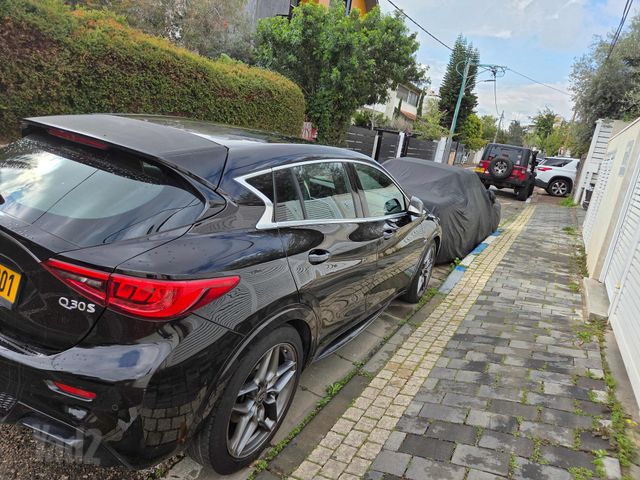 אינפיניטי Q30
