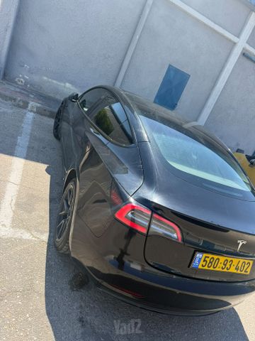 טסלה מודל 3