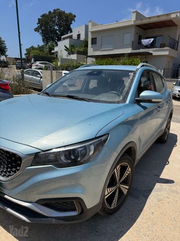 אם ג'י ZS