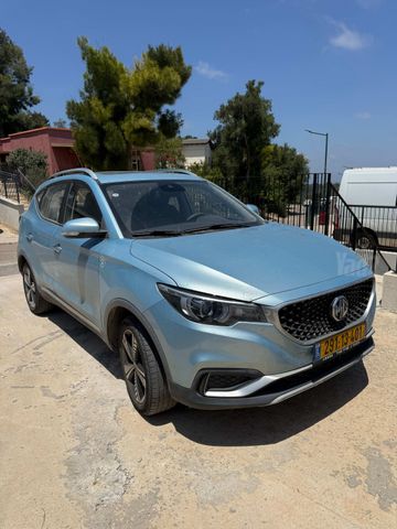 אם ג'י ZS