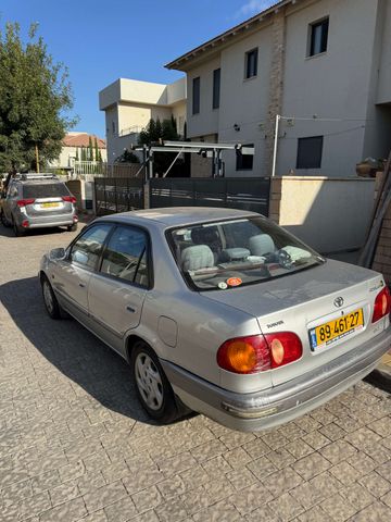 טויוטה קורולה
