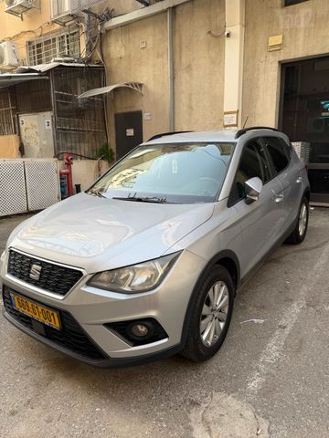 סיאט ארונה
