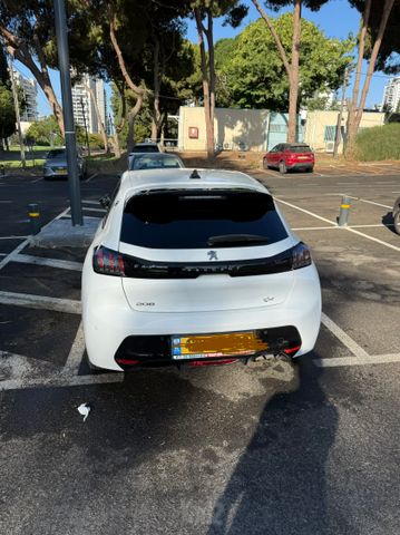 פיג'ו 208
